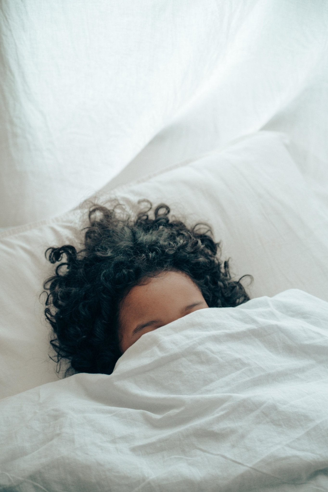 Bamboo vs Silk Pillowcases: Discovering the Pros and Cons of Both - TSL Co
