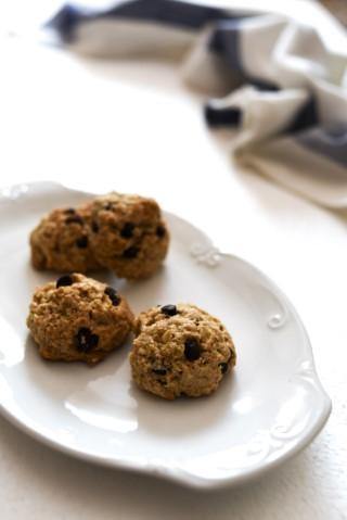 One-Bowl Oatmeal and Raisin Cookies - Flour, Egg and Refined Sugar Free - TSL Co